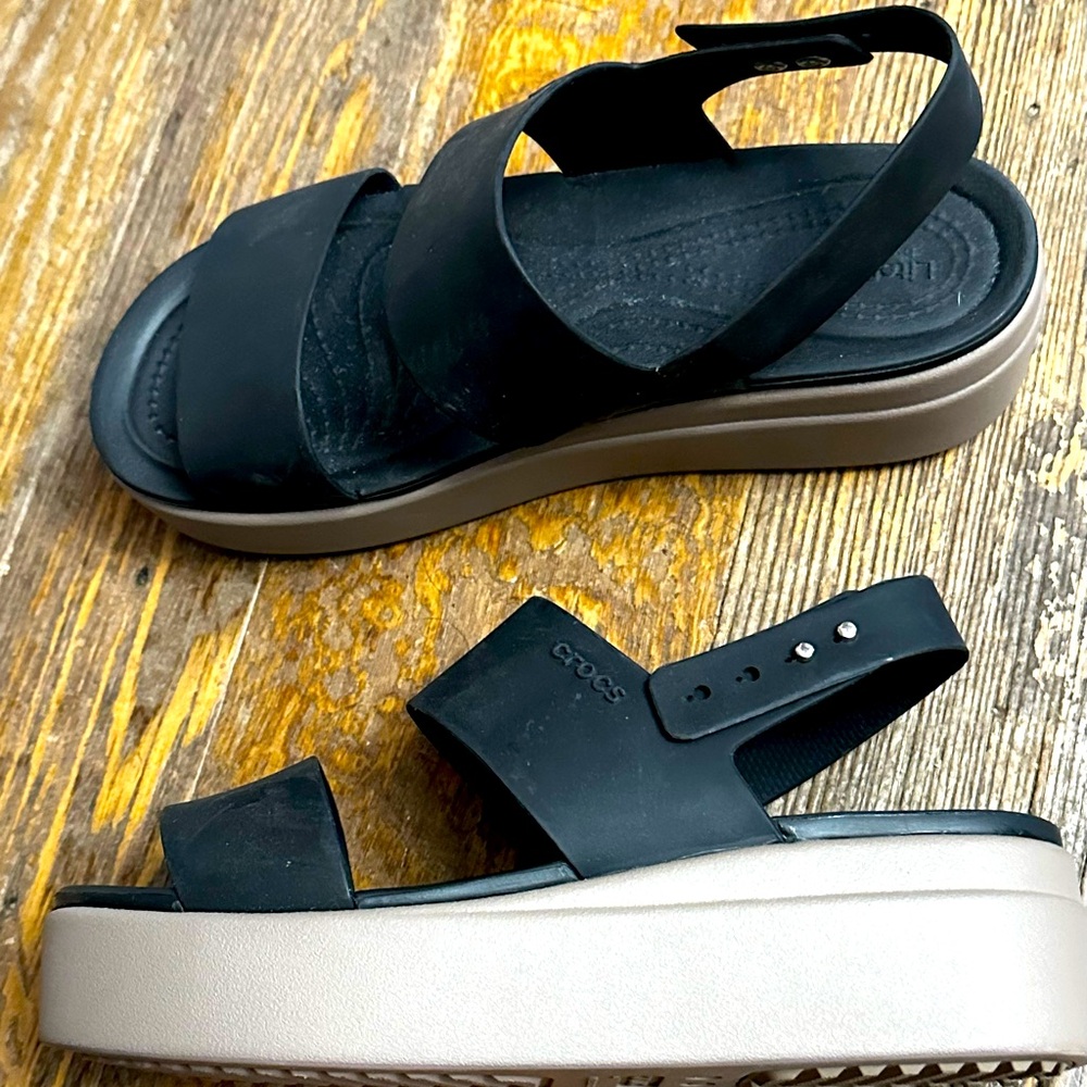 Crocs Women's Brooklyn Low Wedge Sandals